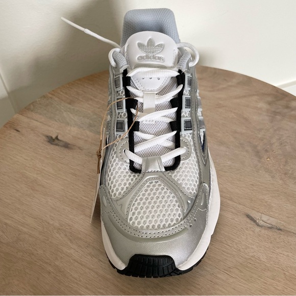 Adidas Originals Women’s Ozmillen Sneakers Size 8 Silver Tech Indigo - Picture 5 of 8